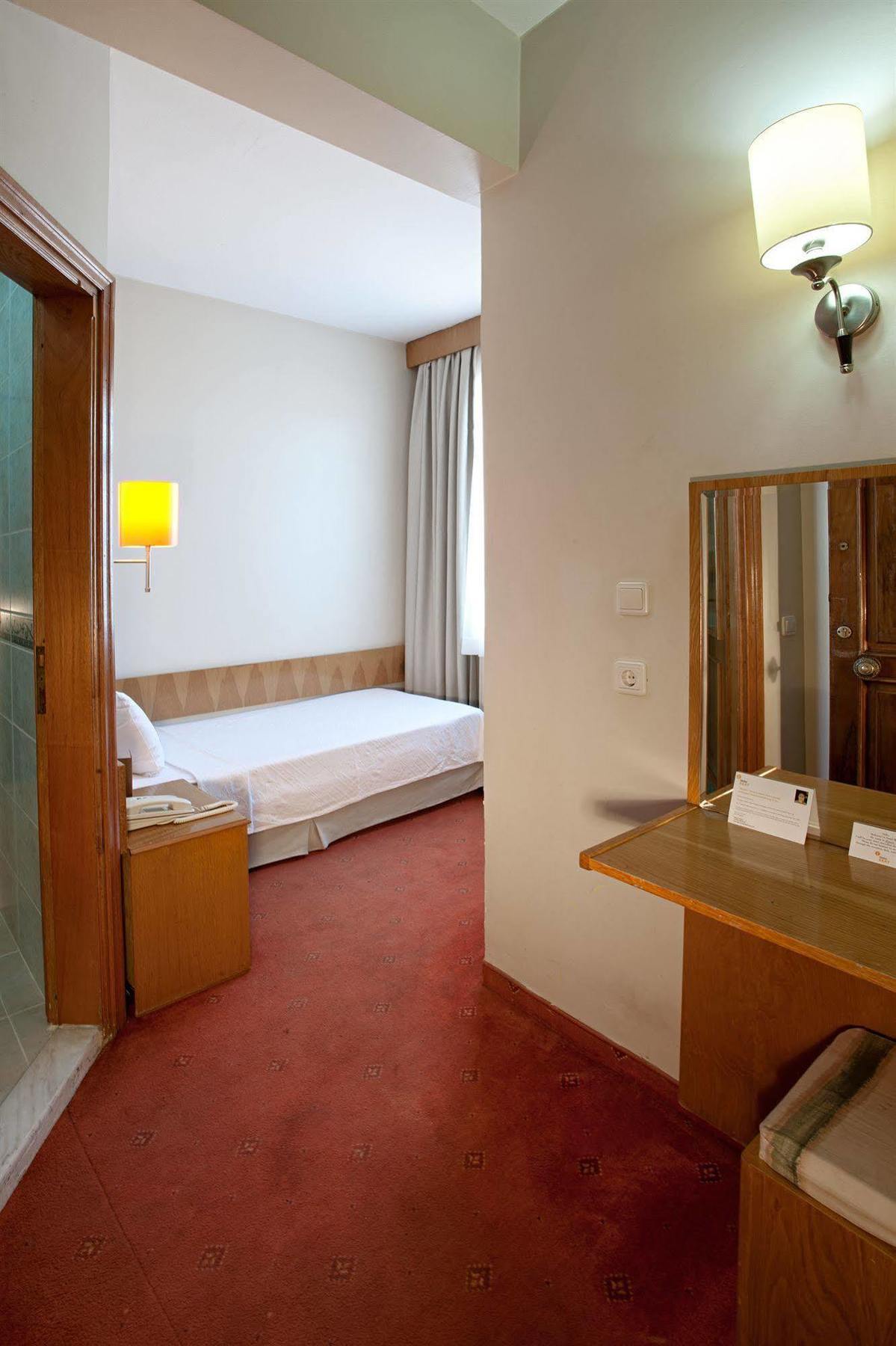 Ilkay Hotel Isztambul Kültér fotó