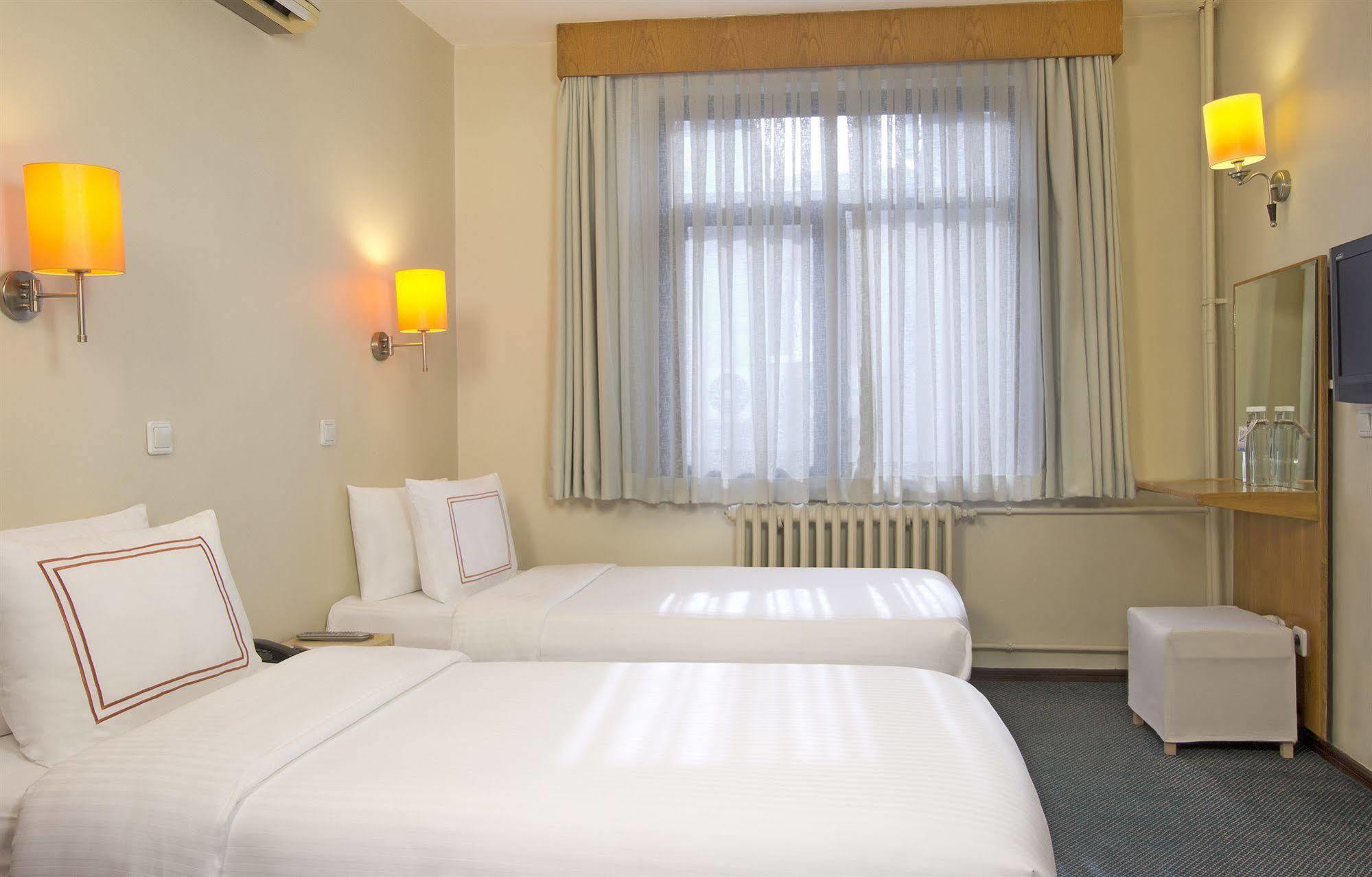 Ilkay Hotel Isztambul Szoba fotó