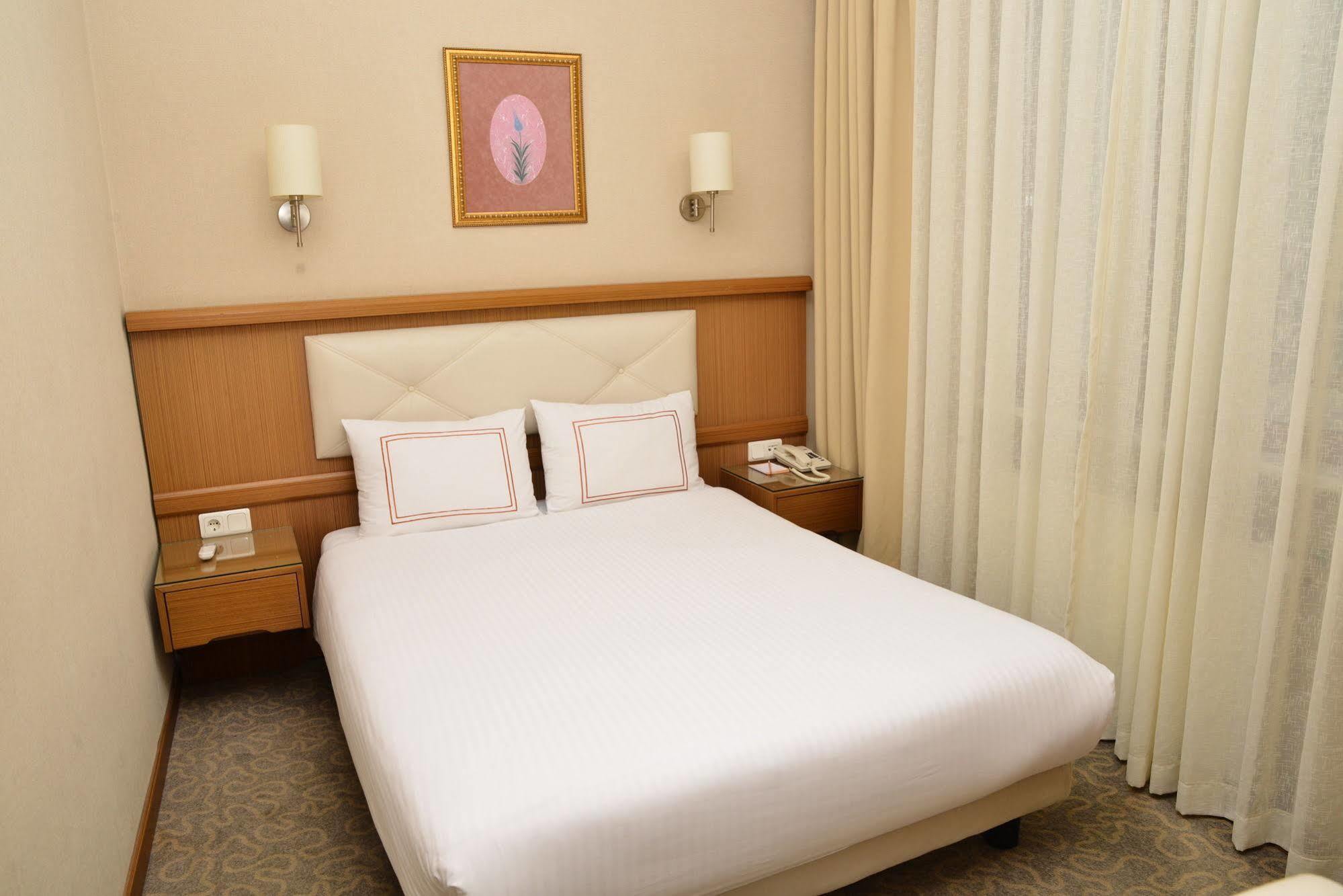 Ilkay Hotel Isztambul Kültér fotó