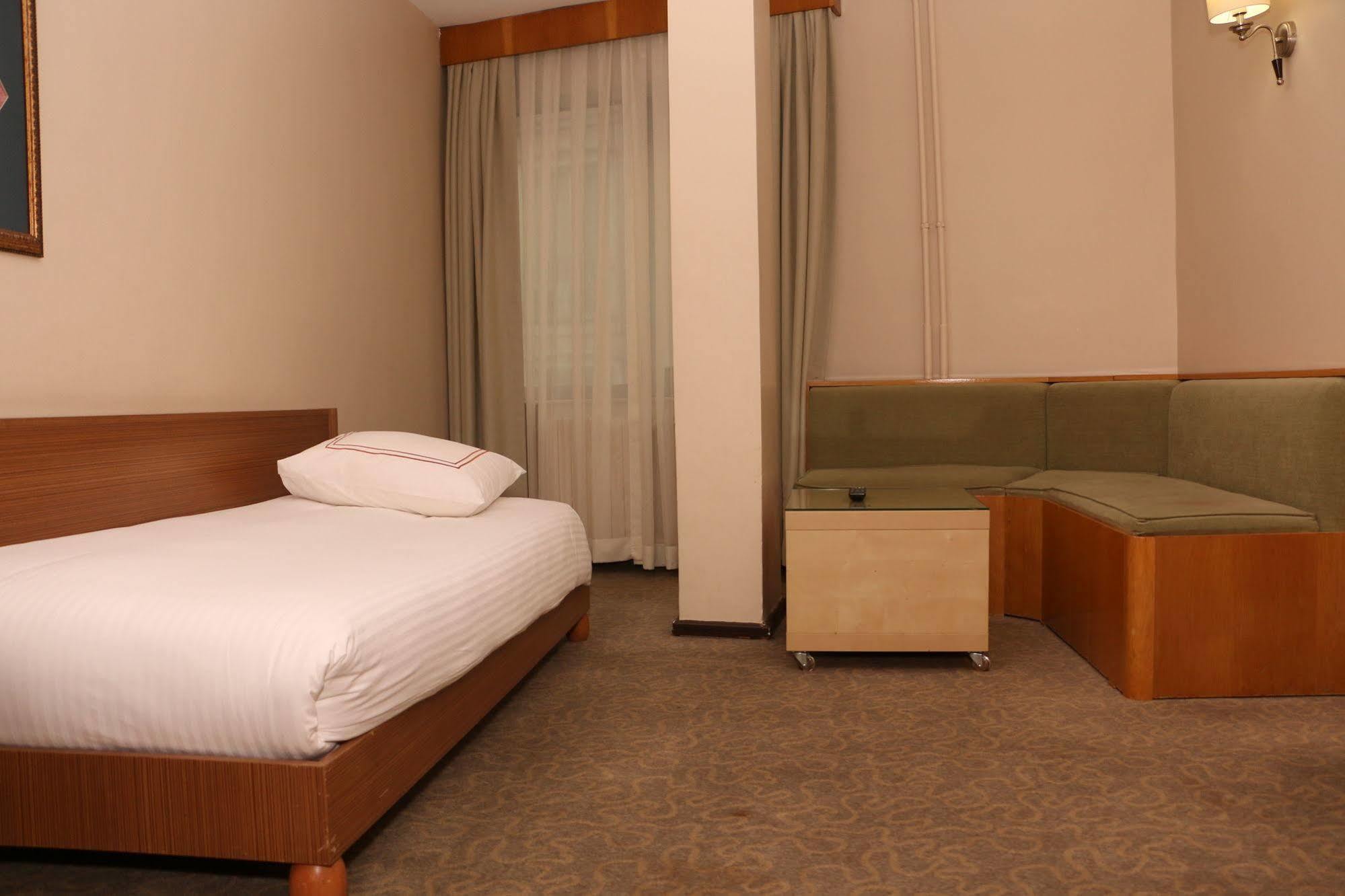 Ilkay Hotel Isztambul Kültér fotó